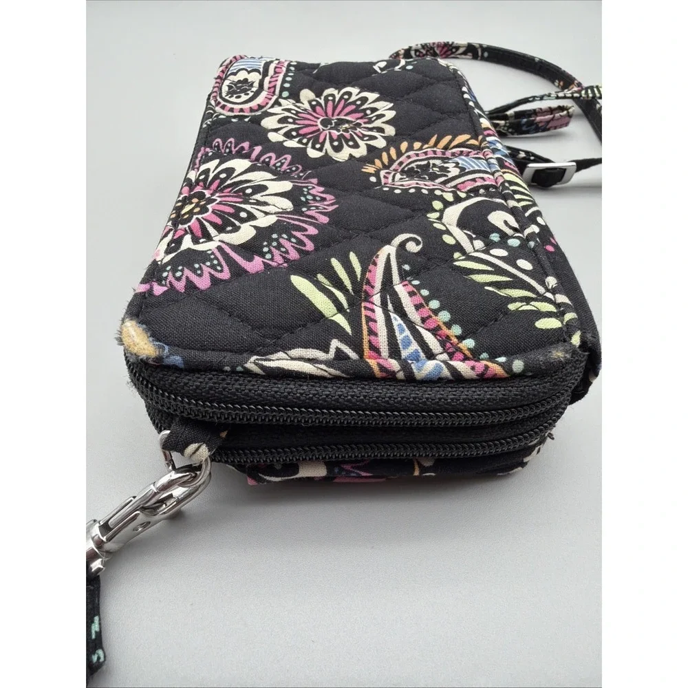 Vera Bradley Wristlet/Wallet Paisley Floral Smartphone Compartment Pre-loved
